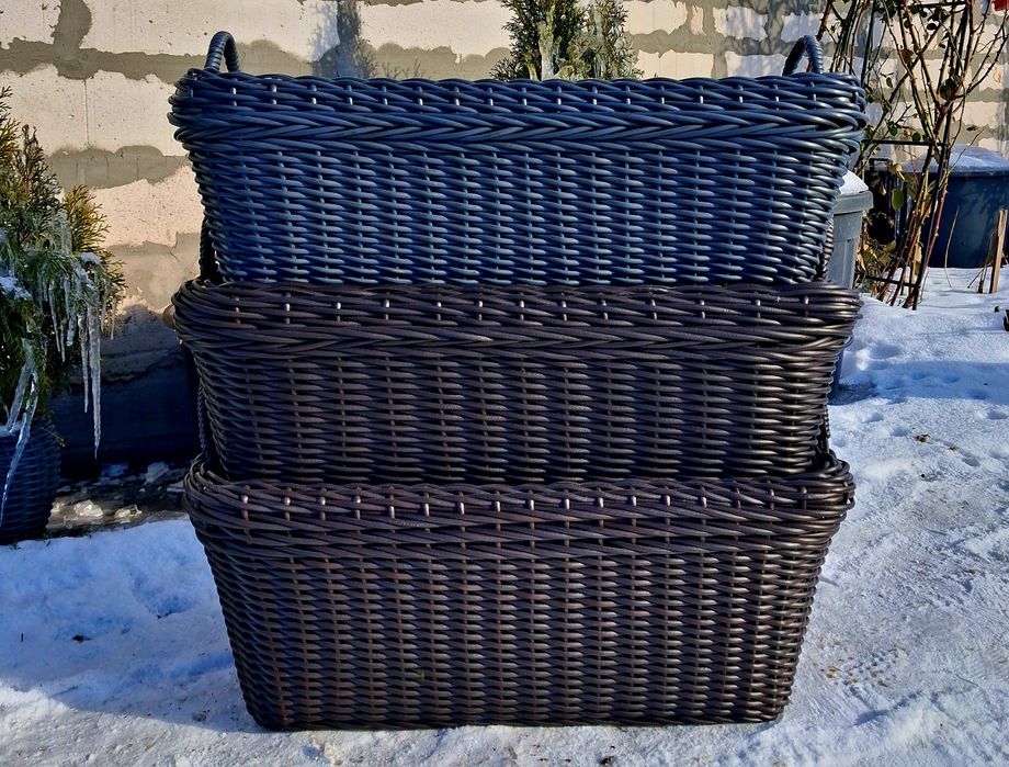 Кашпо та дровниці з ротанга