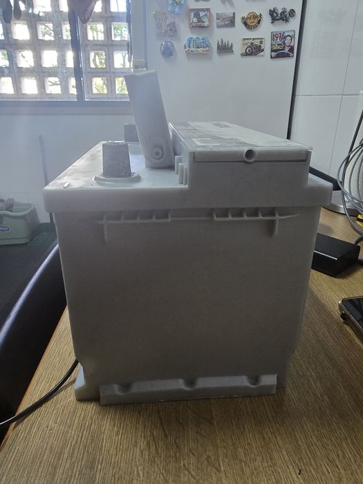 Bateria de carro varta D39 nova