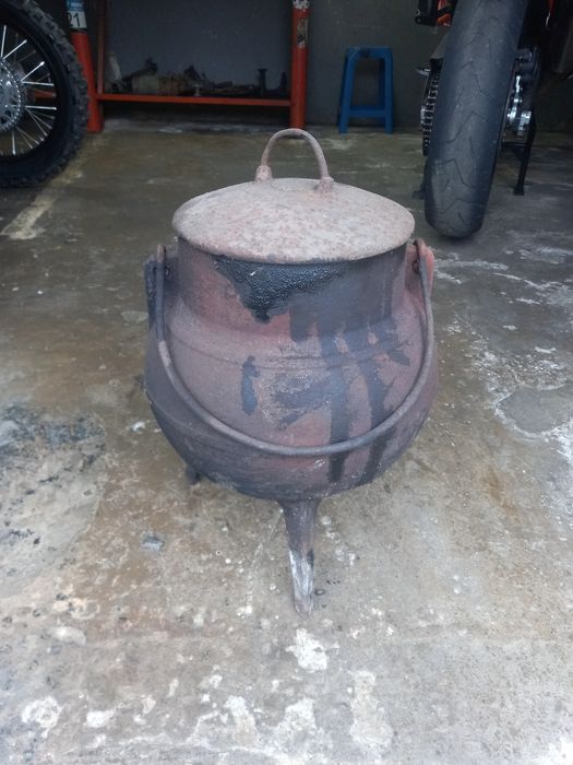 Panela antiga ferro fundido