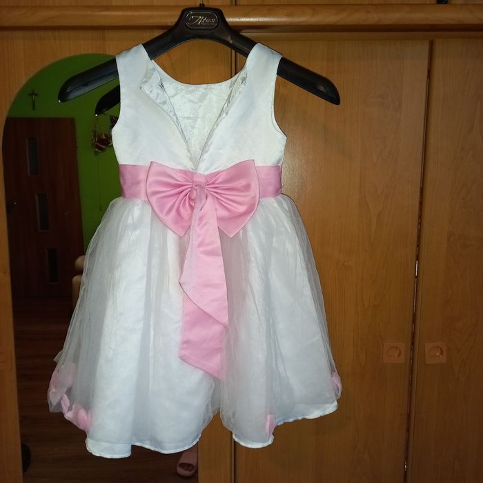 Śliczna balowa sukienka