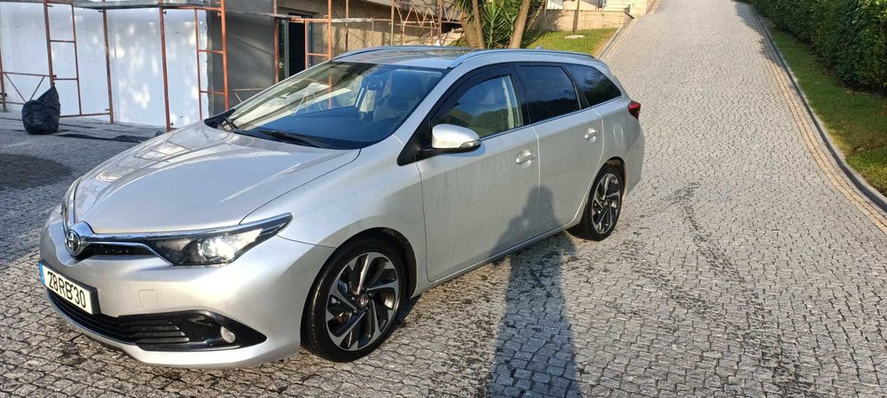 Toyota Auris só 156000klm c/nova