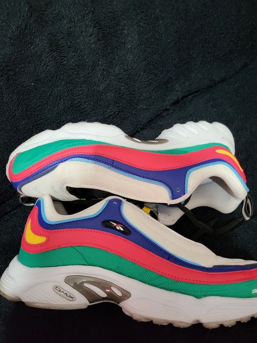 Ténis Reebok originais.