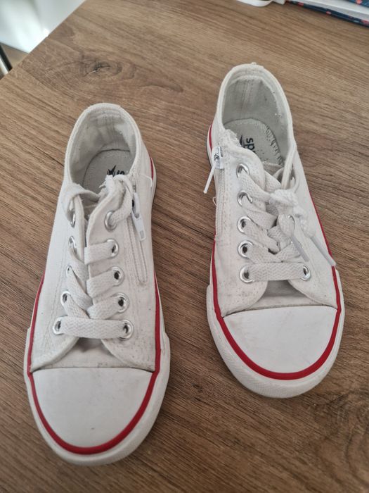 Biale trampki sprandi