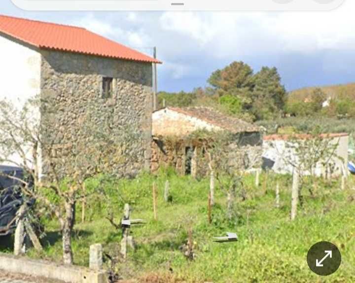 Ruina para reconstrução,  a 4 minutos da industrial do Fundão