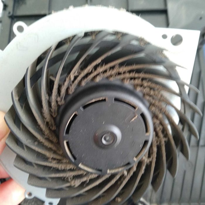 Manutenção Configuração e Reparação de Computadores e Consolas PS4/PS5