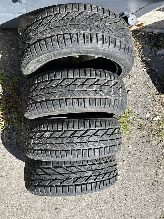 Зимові шини 195/50R16 TOYO