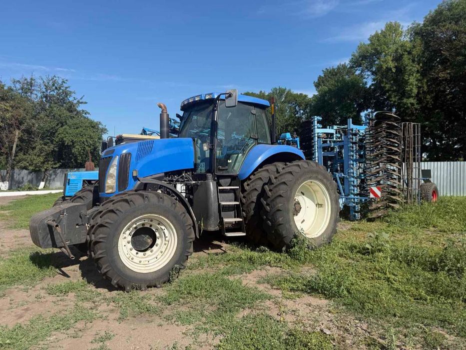 New Holland T8050