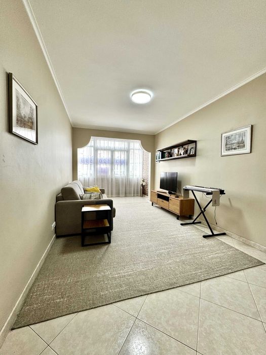 Apartamento T2 totalmente mobilado à venda na Rua Aquilino Ribeiro, 24