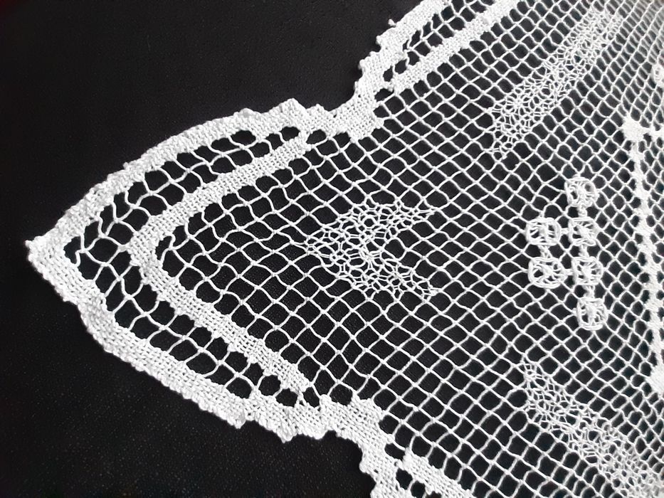 Obrus na prostokątny stół, rękodzieło koronka kołkowa 180x130 cm