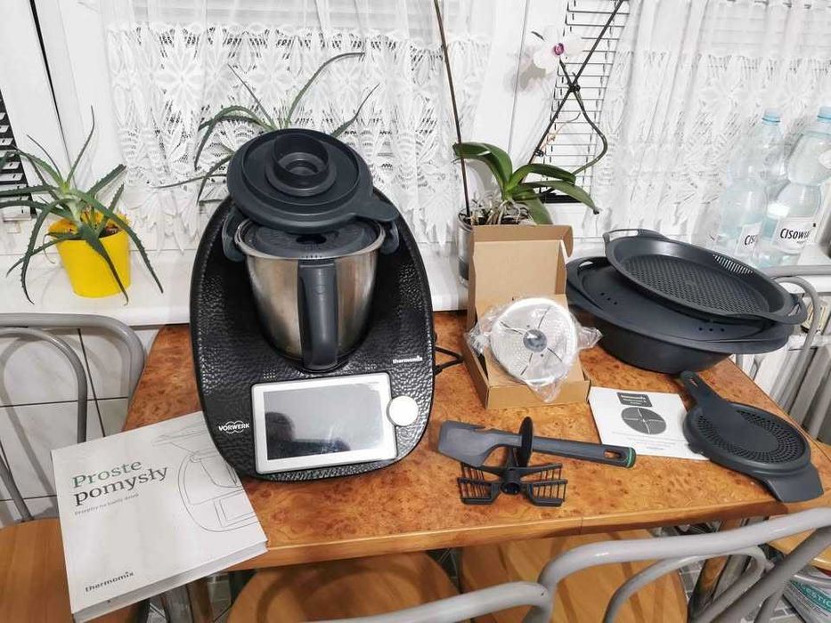 Thermomix TM6 BLACK  mało używany, stan idealny