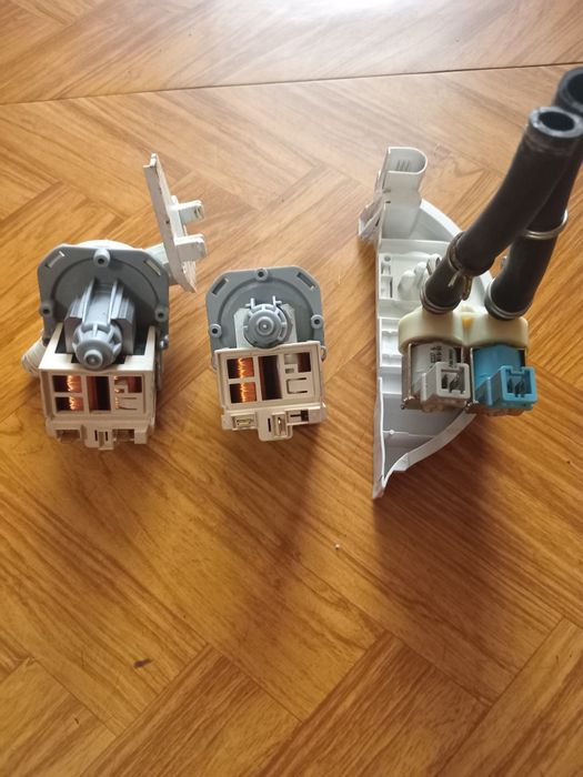 Одим лотом.Помпа,стиральная машина zanussi