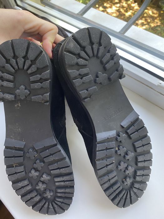 Женские ботинки.