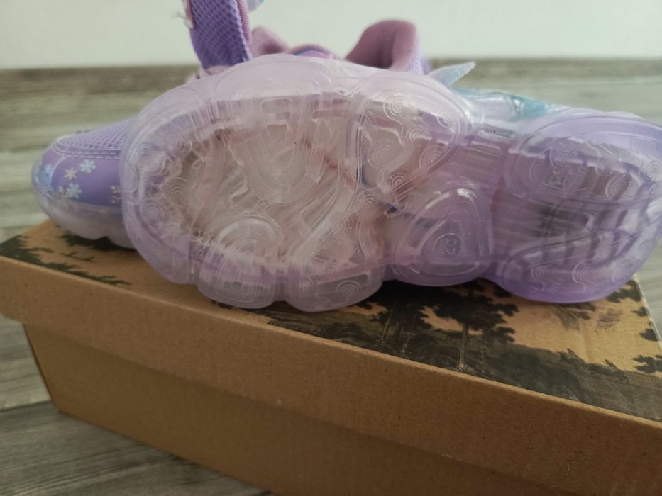 Buty Frozen na stopę 15 cm świecą
