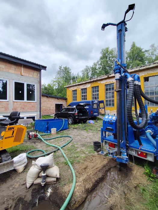Studnie głębinowe, montaż pomp, przyłącza, zabudowy.