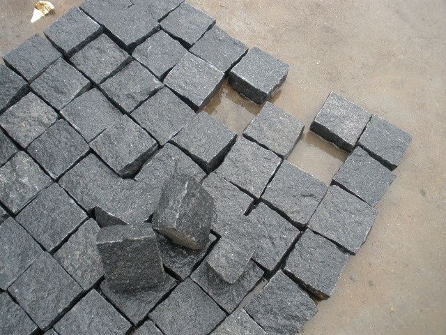 Гранітна бруківка