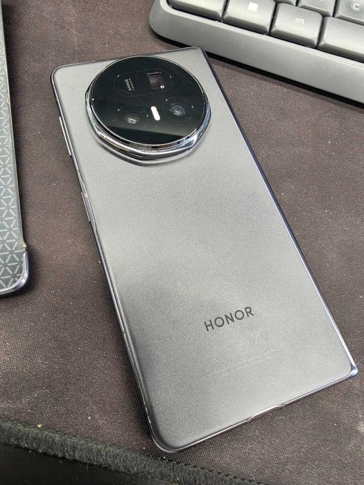 HONOR MAGIC V5 em bom estado