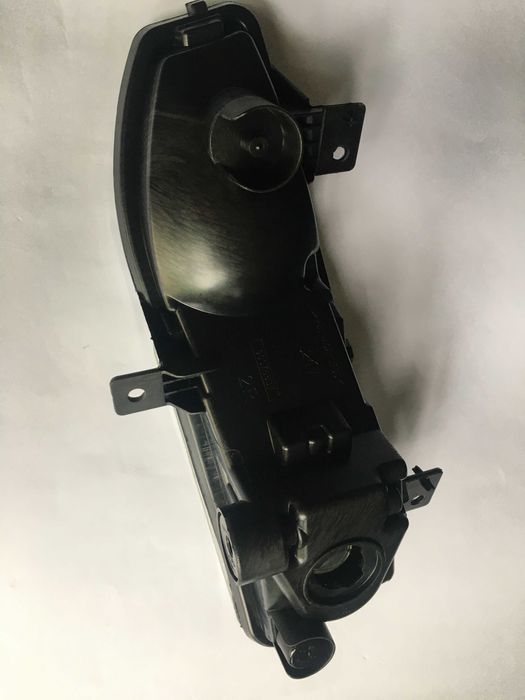 Противотуманные фары Nissan Leaf 2018 ZE1