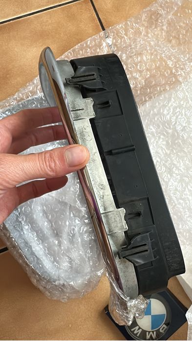 Grill nerki BMW E39 logo zestaw