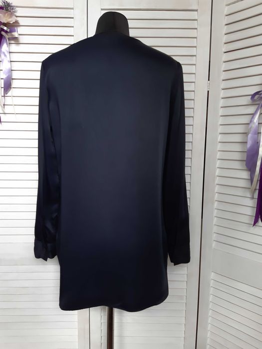 Атласная блуза черного цвета из исскуственного шелка massimo dutti