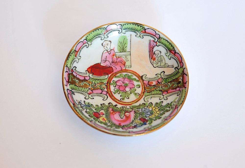 Taça rasa em porcelana - Decoração Mandarim