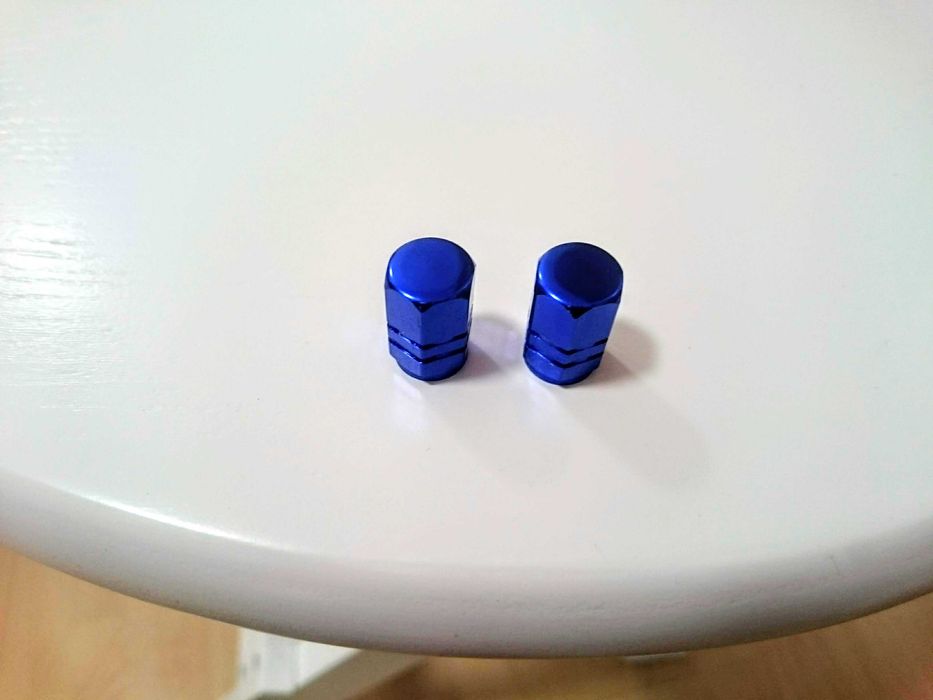 Б/в алюмінієві ковпачки на золотніки (ніпелі) для камер велосипеда