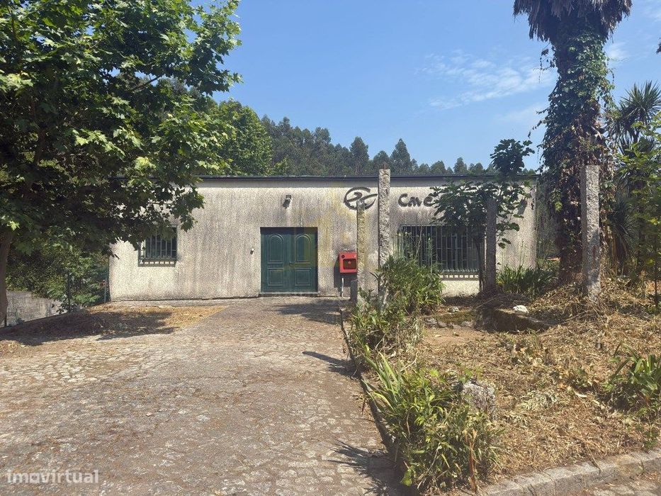 Armazém Industrial/Comercial - Excelente Localização