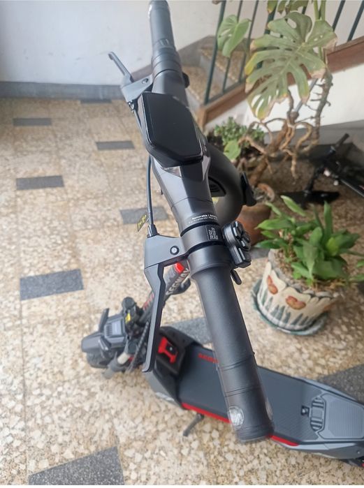 Segway Ninebot ZT3 Pro E - Trotinete Elétrica