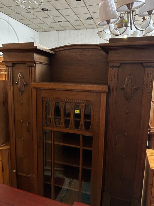 Śliczna zabytkowa biblioteka