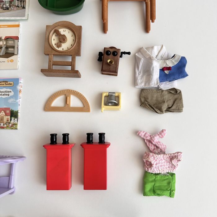 Sylvanian families б/в аксесуари, меблі, одяг, фігурки