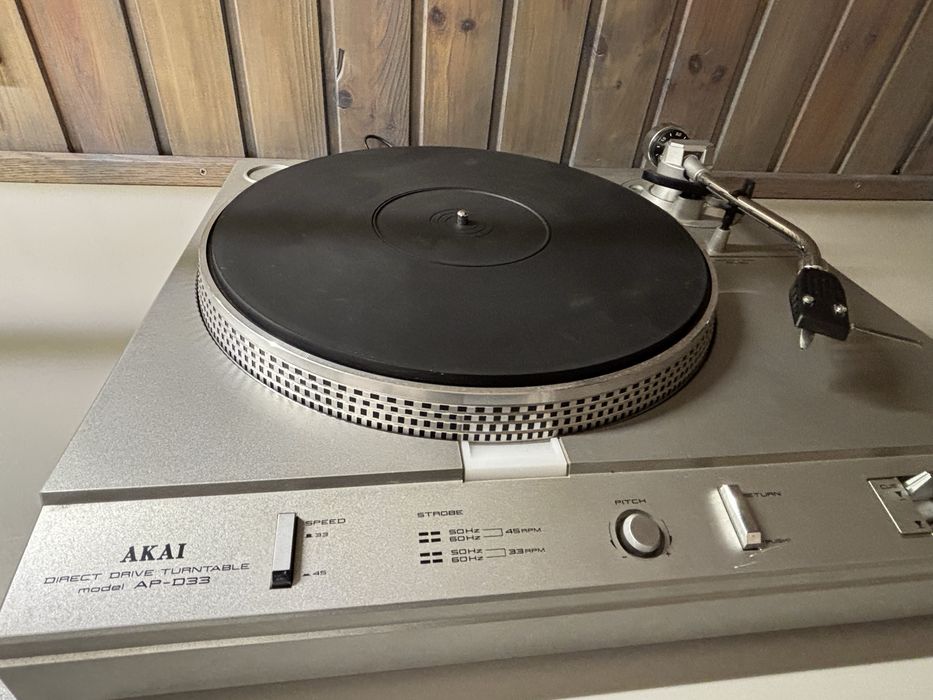 Gramofon Akai AP-D33