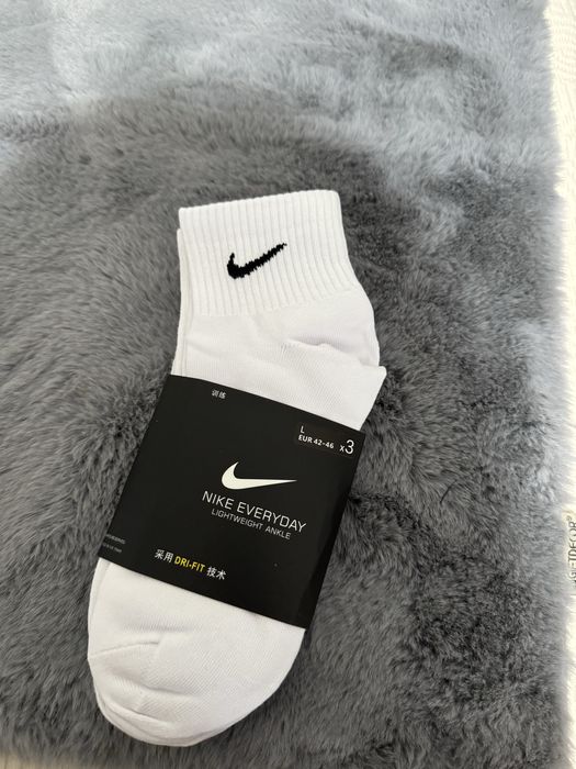 Meias Nike Pezinhos/Cano Alto/Cano Médio