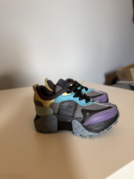 Obuwie dziecięce Adidas
