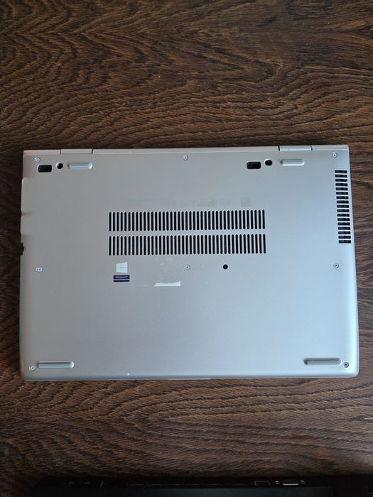 HP Probook 640 G5 plus stacja ładująca