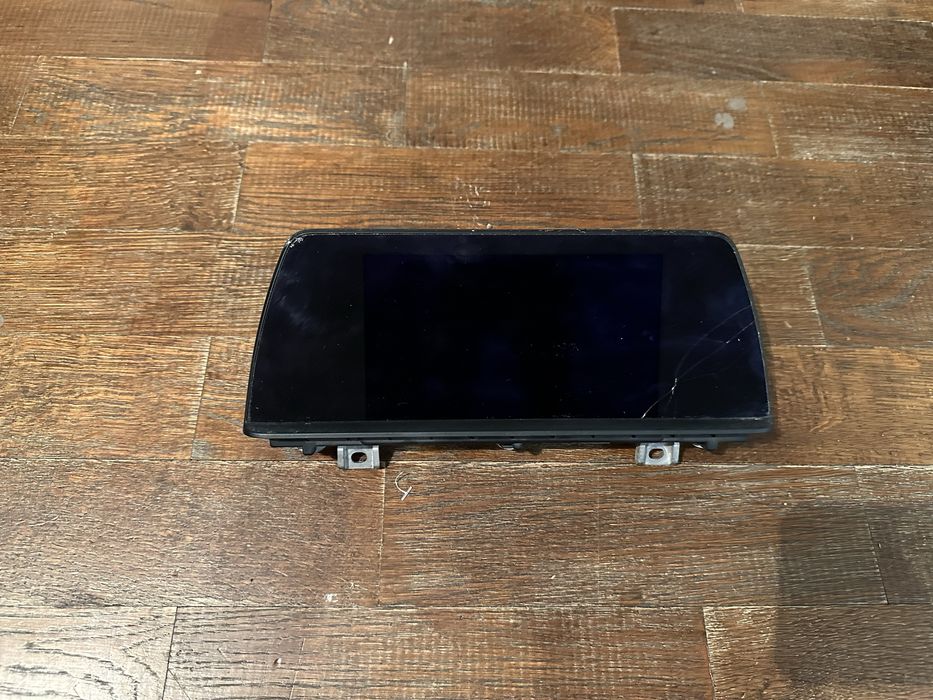Ekran / Monitor / Wyświetlacz BMW F30 F31 F32 F36-pęknięty ale działa.