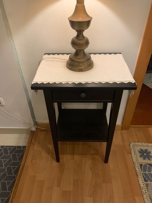 Mesa de cabeceira madeira preta ikea