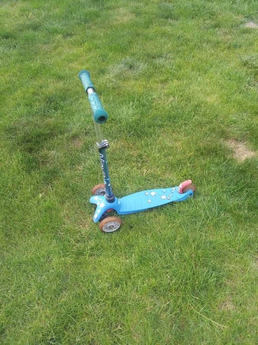 hulajnoga balansowa niebieska