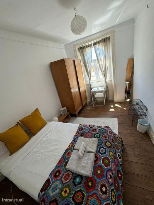 Quarto - localizado em Arroios Lisbon