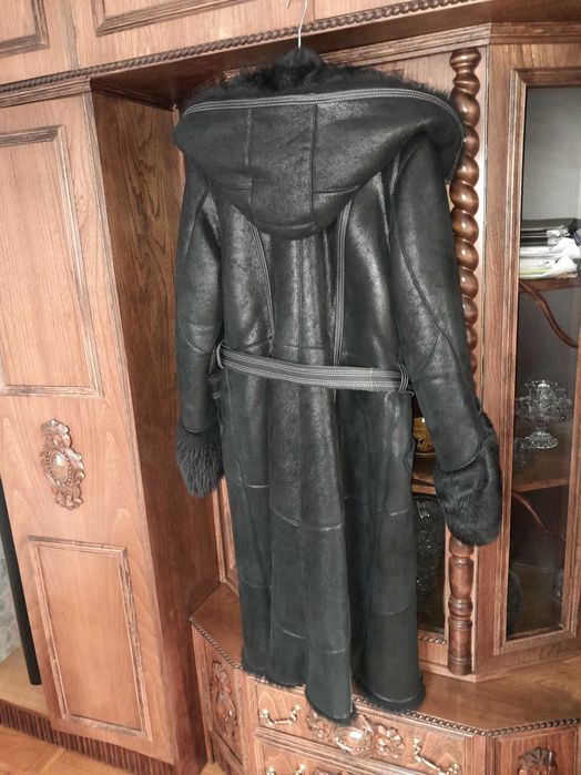 Kożuch damski czarny krysztalek