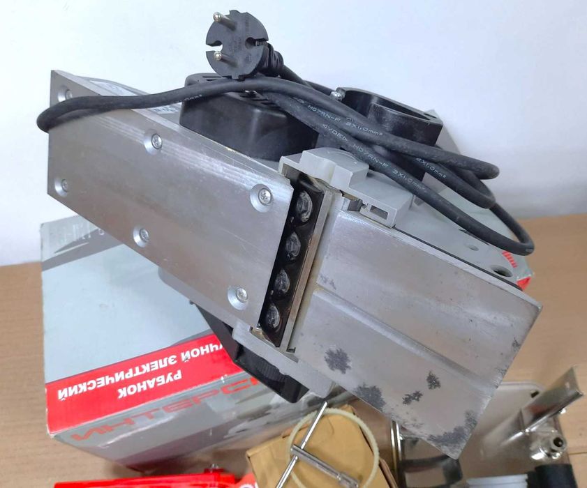 Электрорубанок Интерскол Р-110-01 (1.1 кВт, 110 мм)