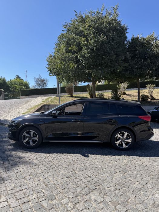 Ford Focus SW 1.5 EcoBlue Active (2020) – 101.000 km  Com garantia de stand de 16 meses de todas as peças.