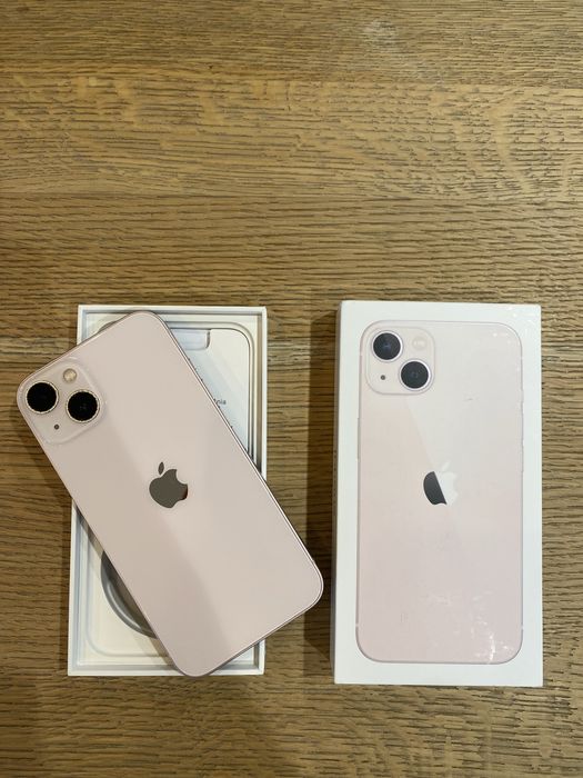 iPhone 13 różowy