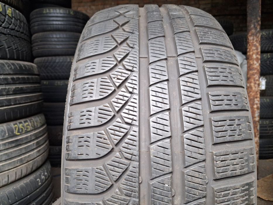распаровка шины б/у 245/40 R19 Pirelli PZERO winter