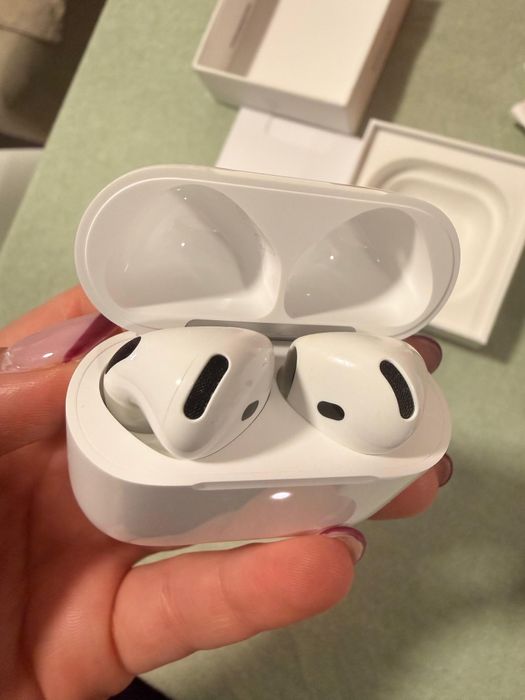 Airpods 4 cancelamento de ruido