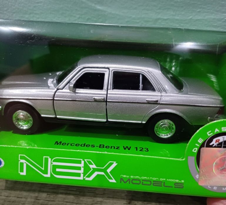 Welly Mercedes Benz W123 skala 1:34