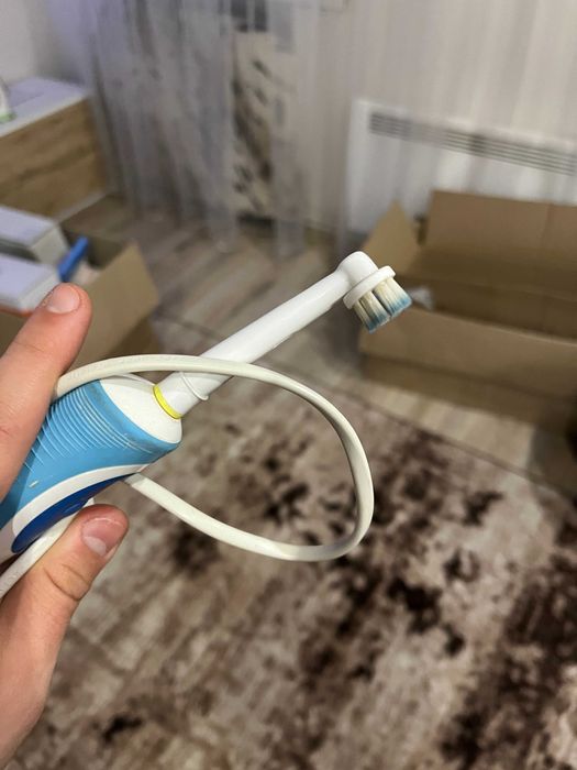 Електрична зубна щітка Oral-B