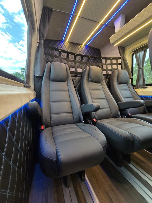 Zabudowa busa Master Fotele do busa montaż foteli homologacja do busa