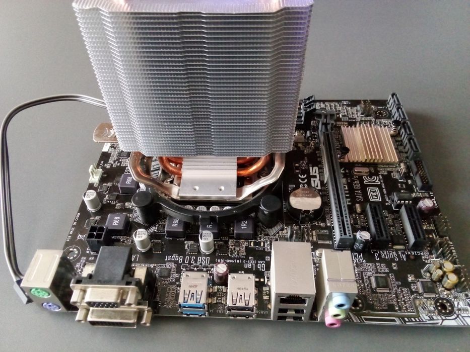 Комплект для ПК: материнська плата/процесор/оперативна пам'ять/кулер