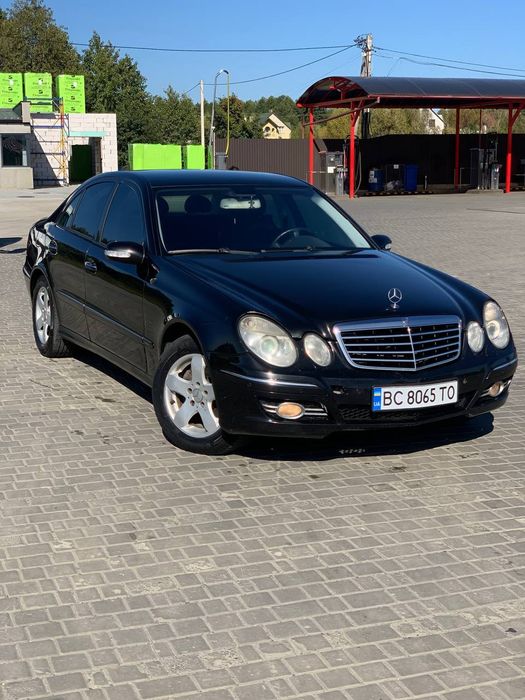 Mercedes Benz E211 2004 рік