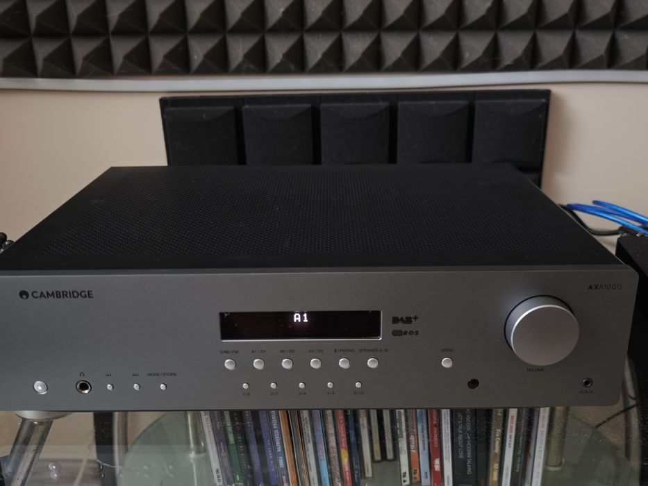 Wzmacniacz Cambridge audio axr100d