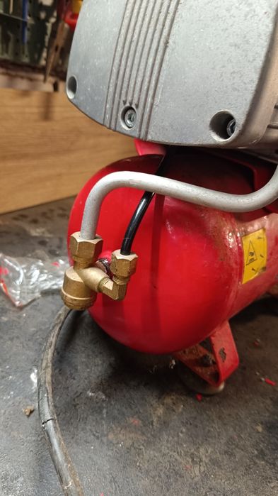 Maly kompresor 6L NuTool 8 bar